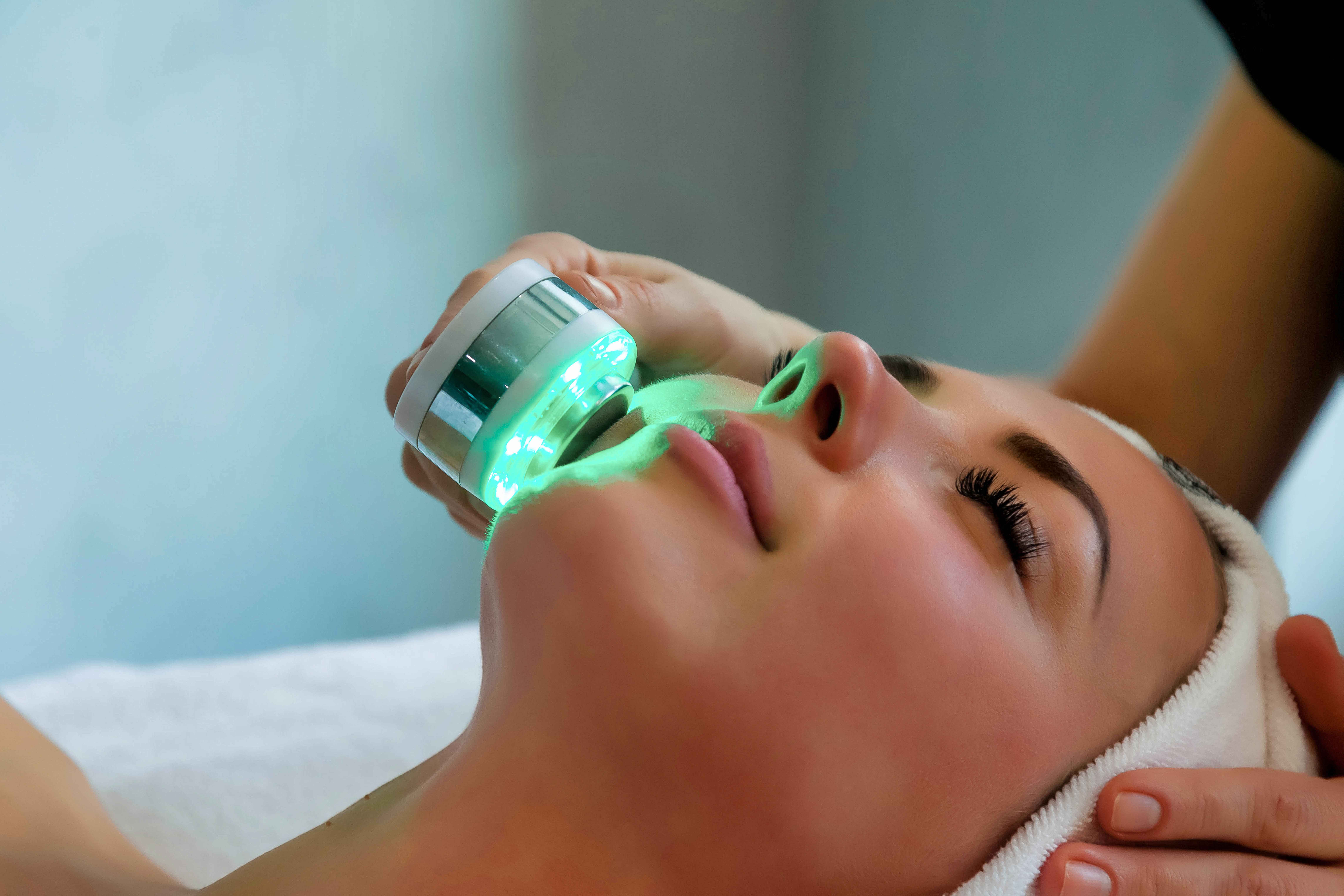 Get Led Light Therapy in Holly Spring, NC | SKYNN MD